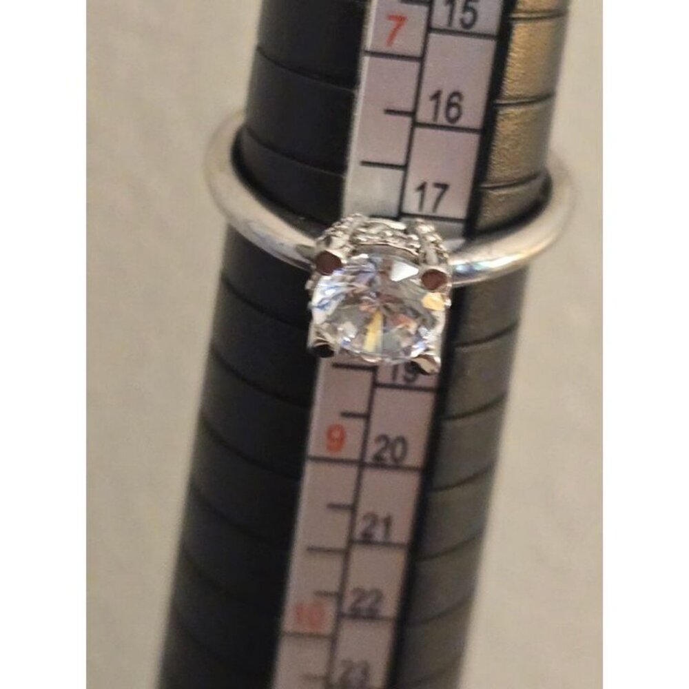 Silver Toned Solitaire Statement Ring Size 8 - image 3